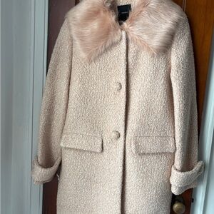 NWOT Forever 21 Size Small Plush Pink Teddy Coat with Faux Fur Collar